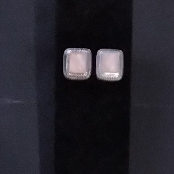 Vintage Roman Pink Mother of Pearl Earrings - Picture 2 of 2